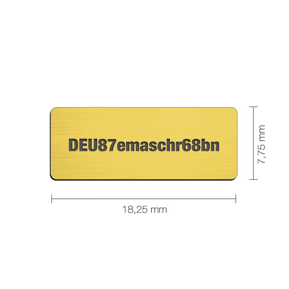 Plakette auf Drohnenarm angebracht